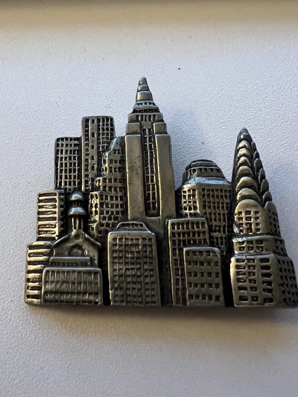 Vintage 1988 Seagull Pewter NYC Skyline Pin – Twin Towers – Canada Made
